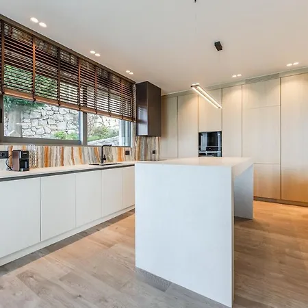 Whisper By Pikhost Villa Široka