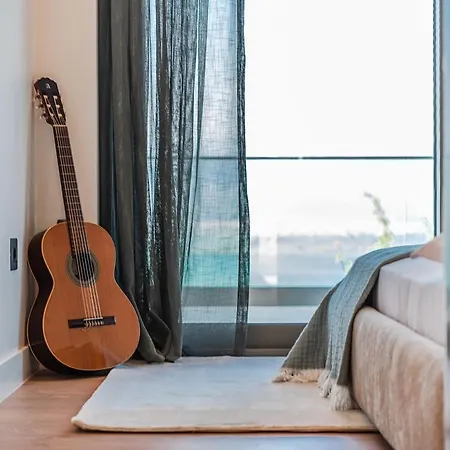 Whisper By Pikhost Široka