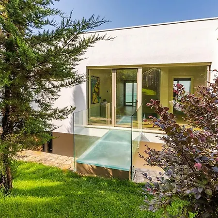 Villa Whisper By Pikhost