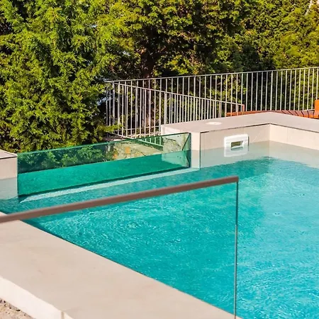 Villa Whisper By Pikhost