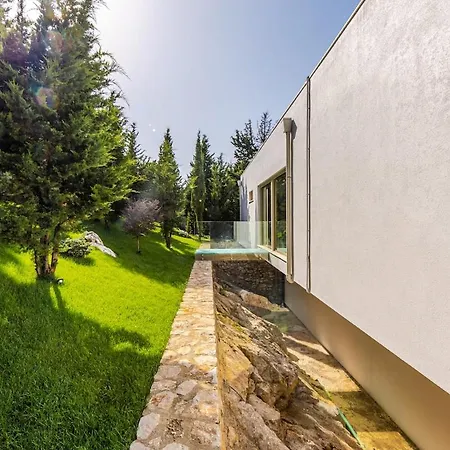 Whisper By Pikhost Široka