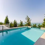 Whisper Pool & Amazing Views By Pikhost Široka