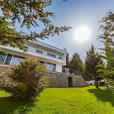 Whisper By Pikhost Široka