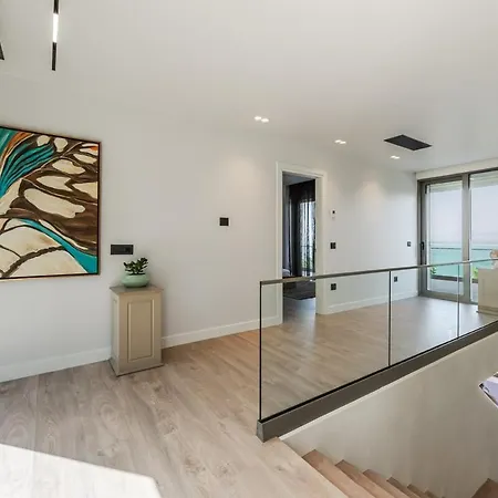 Whisper By Pikhost Βίλα