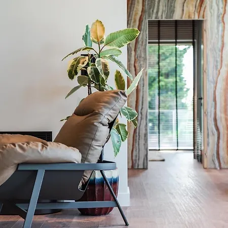 Whisper By Pikhost *