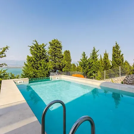 Whisper By Pikhost Široka