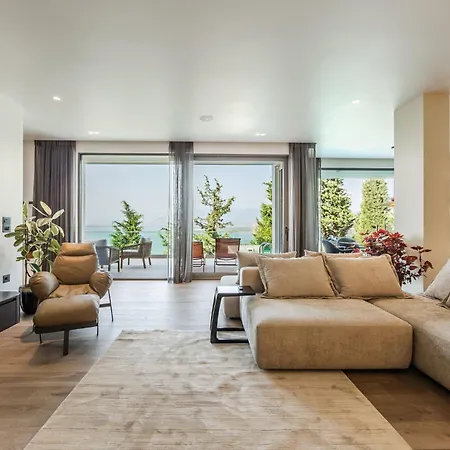 Whisper By Pikhost Široka