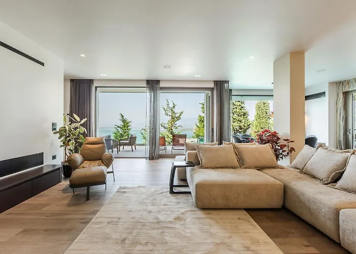 Whisper By Pikhost Široka