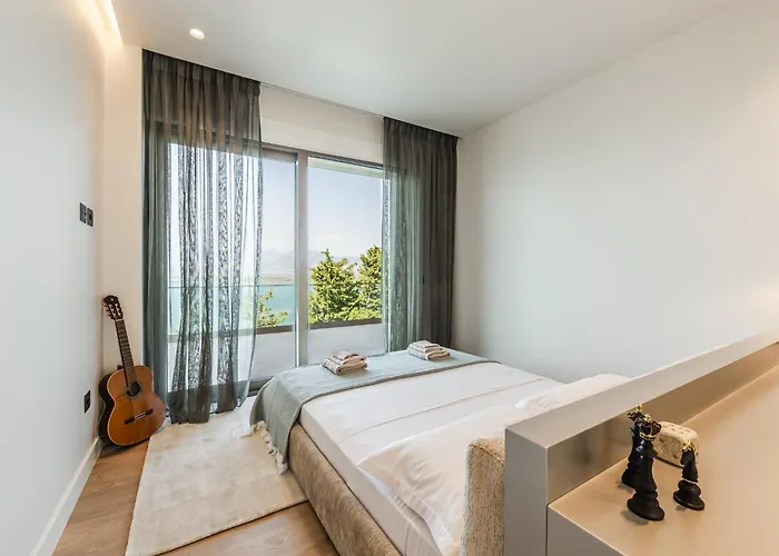 Whisper By Pikhost Široka