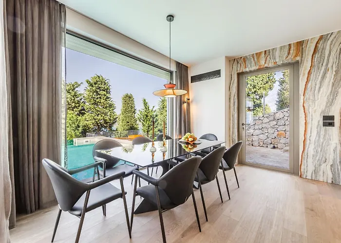 Whisper By Pikhost Villa *