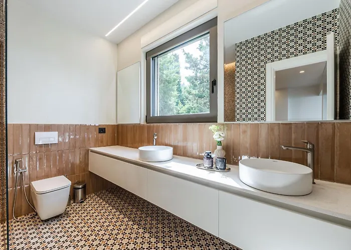 Whisper By Pikhost *