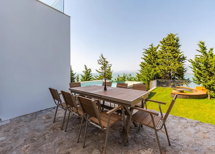 Villa Whisper By Pikhost Široka