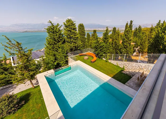 Whisper By Pikhost Villa